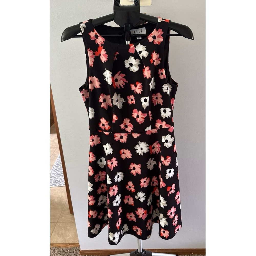 Elle Women's A-line Floral Pattern Dress Size Small